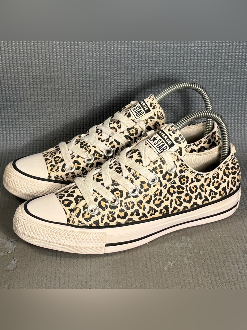 Converse Chuck Taylor All Star Low Leopard Sneakers Women’s Size 6